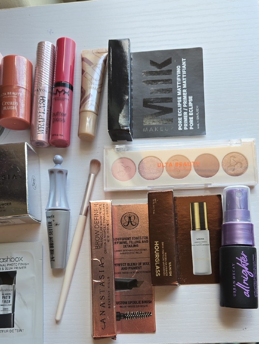 Makeup Bundle - Picture 4 of 13